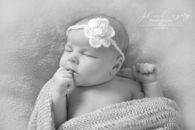 Wunderschöne Newbornfotos - Juliane Czysty, Fotostudio zwischen Bremen und Hamburg