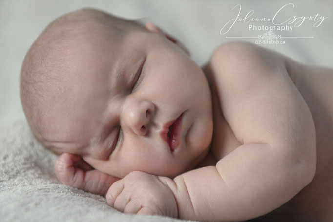 Newbornshooting - Juliane Czysty, Fotostudio in der Nähe von Rotenburg/Wümme