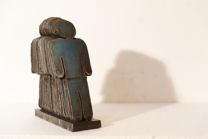sculpture en acier représentant des personnages