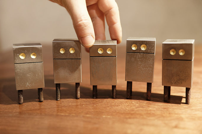 Sculpture animalière représentant de petits animaux étranges