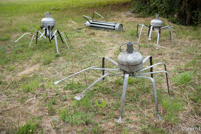 Sculptures animalières représentant des araignées