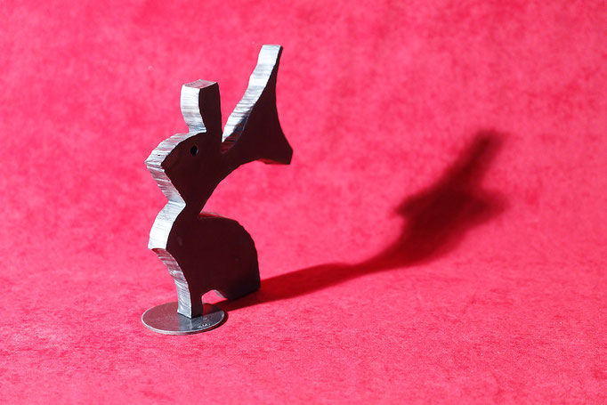Sculpture animalière représentant un lapin-cerf