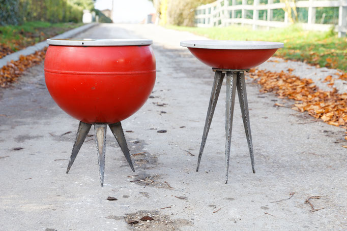 Deux tables basses en acier