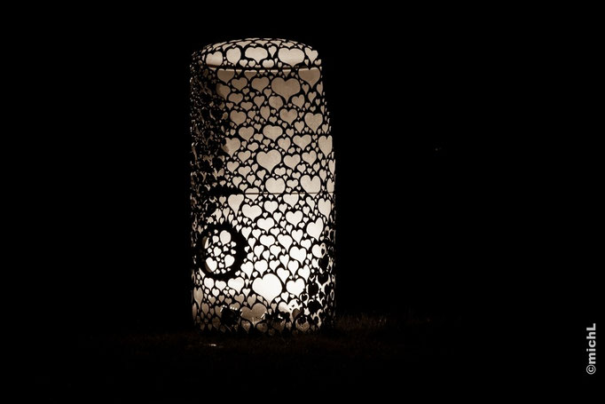 sculpture monumentale en acier réalisée à partir d'une cirterne