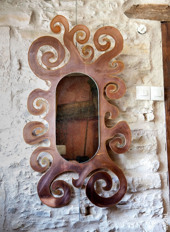 Miroir avec un tour en cuivre de style psychédélique
