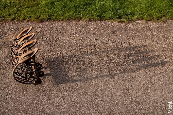 Sculpture en acier réalisée avec un godet de pelleteuse
