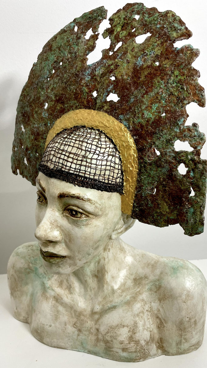 Rising, 43 x 32 x 19 cm