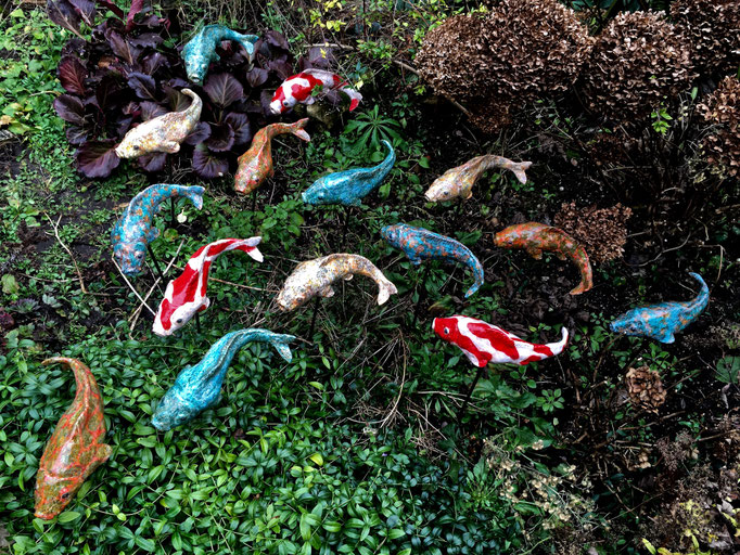 Unter Fischen, je ca. 30cm