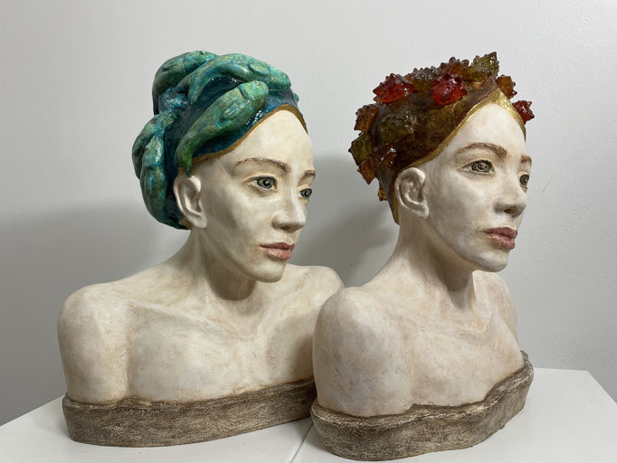 Menina do mar, 36 x 31 x 21 cm  &  Menina dos caracóis, 37 x 31 x 23 cm