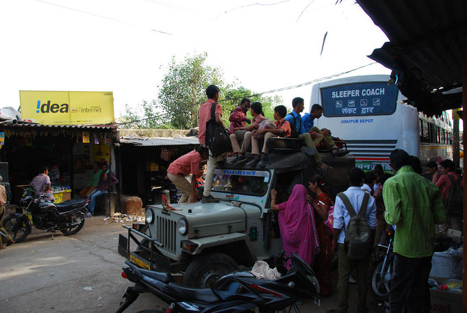Kumbhalgarh 15.11.2014: On the way from Jodphur to Kumbhalgarh, small bus stand at Sayra.