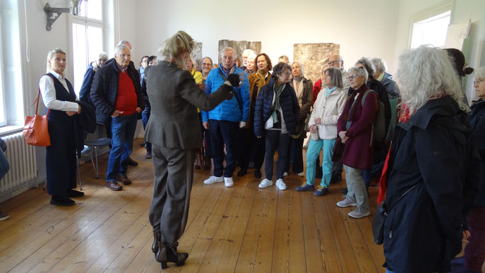 Finissage Ausstellung Tina Schwichtenberg / Seekamp / 14.04.24 / Foto: Rolf Johanning