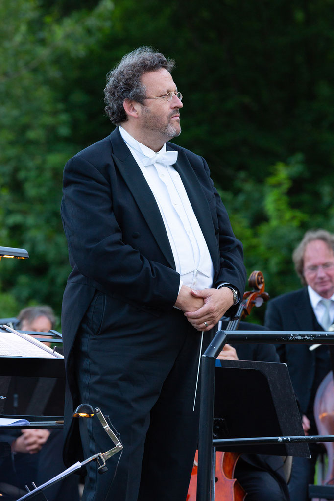 Conductor Mark Mast; Photo by Natalie Dautel