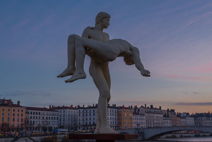 The Weight of Oneself, Lyon Statue