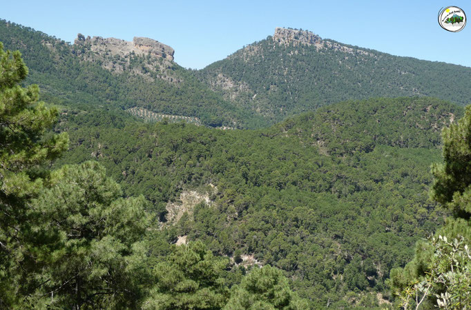 Piedra del Agujero y Cerro Bucentaina