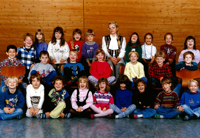 2000 |  Schule Niederlenz: Klassenfoto.