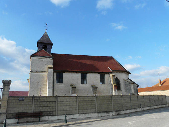 Vue d'ensemble de l'église de Saint-Pierre-aux-Oies