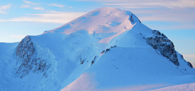 FRANCE, Documentaire "Les Toits de l'Europe", ascension du Mont Blanc (4 810m)