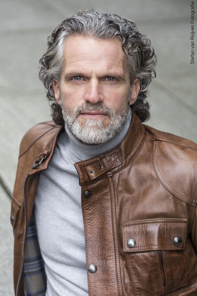Grey, Grey Model, Silver, Silverfox, Silver Model, Grijs Model, Mannelijk model, malemodel, shoot, photoshoot, modellenbureau, model agency, castingbureau, casting agency, portfolio, portfolio laten maken, model worden, Stefan van Ruijven Fotografie