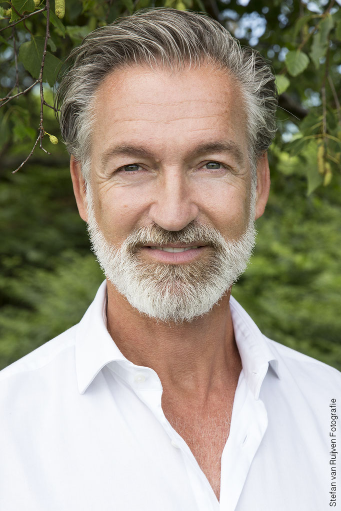Casting, Castingportfolio, Castinbureau, Modellenbureau, Inschrijven Model, Fotografie, Photography, Model worden, Portfolio, Portfolio laten maken, Fotografie, Photography, Fotograaf, Photographer, Grey, Grey model, The Specials, Rotterdam, Silverfox