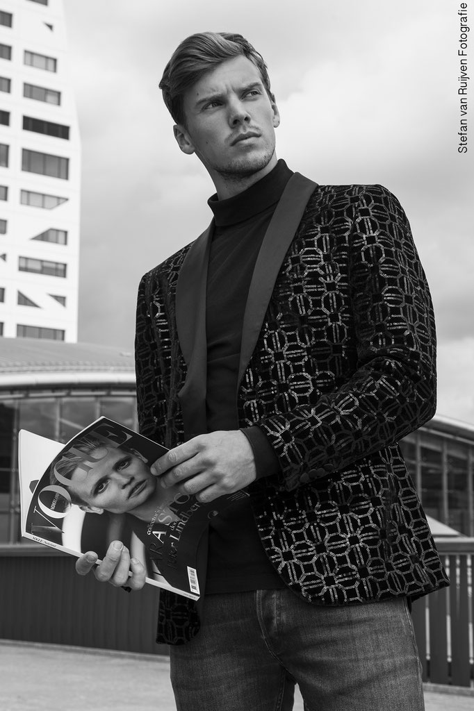 Zwart wit fotografie, black and white photography, shoot, fotoshoot, photoshoot, kleding, kledingmerk, herenlabel, mannenmode, herenmode, men's fashion, Stefan van Ruijven Fotografie, Model Malemodel, Campagnebeelden, Fotografie, Photography