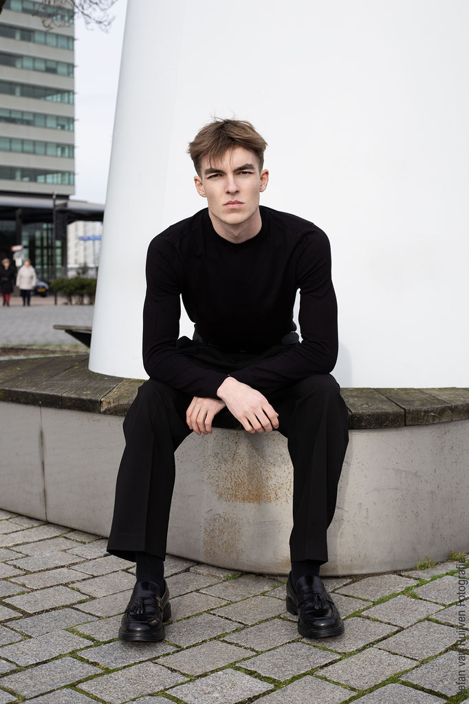 Victor, Mannelijk model, Inschrijven als Model, Model worden als man, Portfolio laten maken om je in te schrijven als Model, Stefan van Ruijven Fotografie, Modellenbureau, Castingbureau, Rotterdam, Kop van Zuid, Shoot, Fotoshoot, Photoshoot,, Malemodel