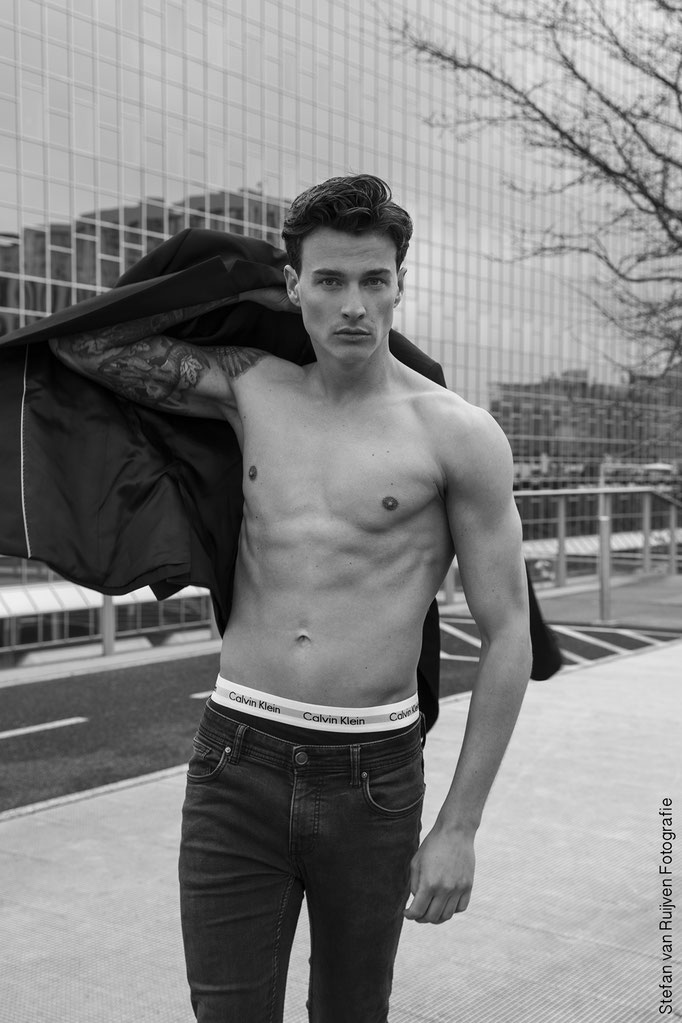 Jelle Hock, New Generation Model Management, Mannelijk model, Malemodel, Model, Tattoo, Tattoo Model fotografie, malemodel photography, portfolio, mannenportfolio, portfolio laten maken, model worden, Calvin Klein, Men's Fashion, modellenbureau