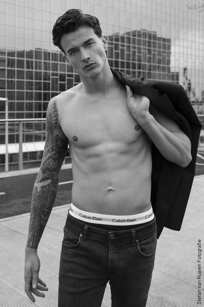 Jelle Hock, New Generation Model Management, Mannelijk model, Malemodel, Model, Tattoo, Tattoo Model fotografie, malemodel photography, portfolio, mannenportfolio, portfolio laten maken, model worden, Calvin Klein, Men's Fashion, modellenbureau