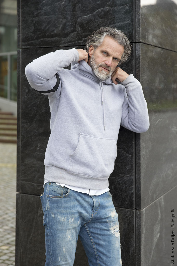 Grey, Grey Model, Silver, Silverfox, Silver Model, Grijs Model, Mannelijk model, malemodel, shoot, photoshoot, modellenbureau, model agency, castingbureau, casting agency, portfolio, portfolio laten maken, model worden, Stefan van Ruijven Fotografie