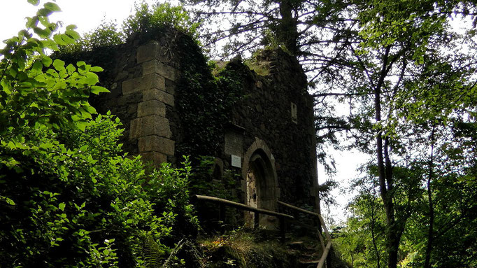 Eingang Burgruine Marienkapelle