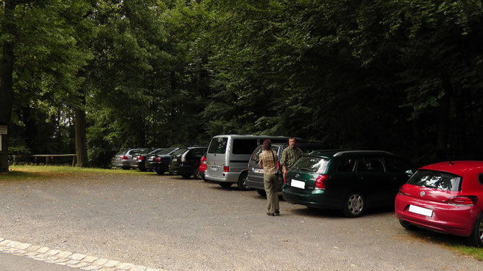 Parkplatz, hier geht's hoch zum "Rauher Kulm"