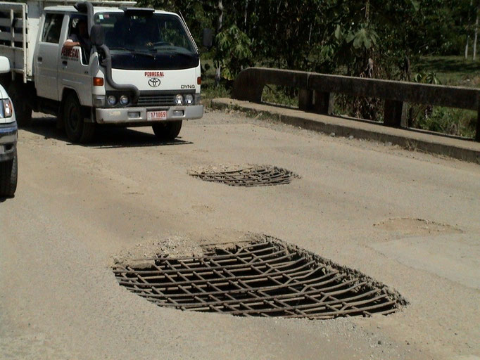 Kein Mensch kümmert sich über die Statik dieser Brücke.