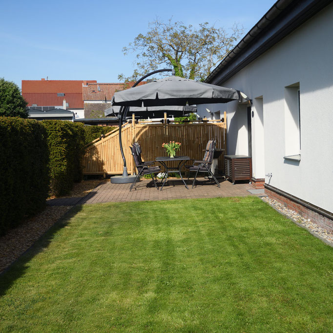 Terrasse mit Garten