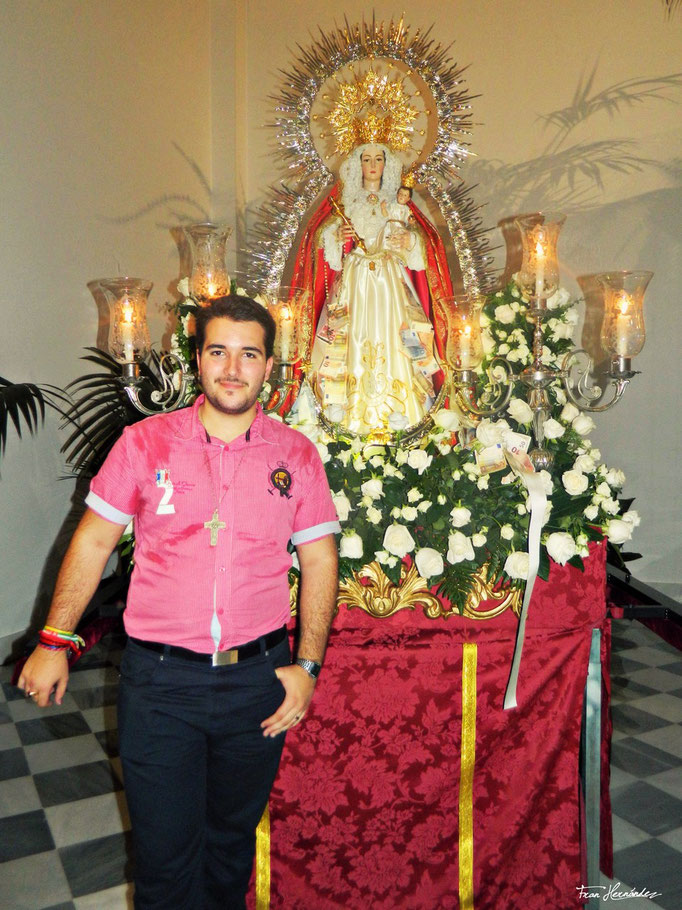 Junto a la Virgen de la Vega, Patrona de la Barriada abderitana de La Curva (5 de Julio de 2015)
