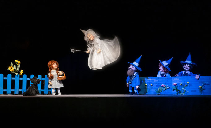 Dorothy im Land der Munchkins, Foto von Simon Bielander