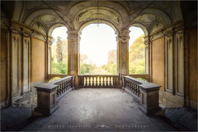 Ein Lost Place der besonderen Art: Der verfallene und vergessene "Palazzo Carpeneto" in Italien, Italy - © Oliver Jerneizig