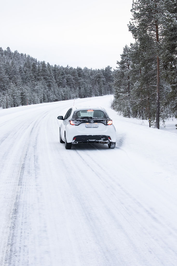 ROAD TRIP EN LAPONIE. Location et conduite en hiver?. Itinéraire, budget infos & aventures détaillées.