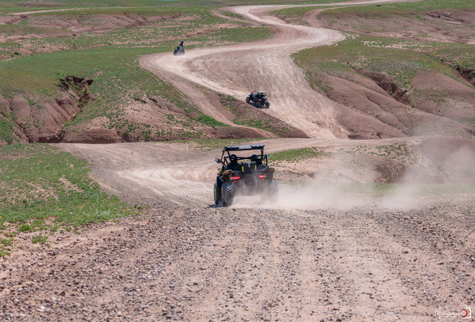RAID BUGGY AU MAROC, une aventure de dingue au cœur de l'atlas. JOUR 1, d'Agafay aux contreforts de l'Atlas. missaventure, blog road trip, overland 4x4 et nature.