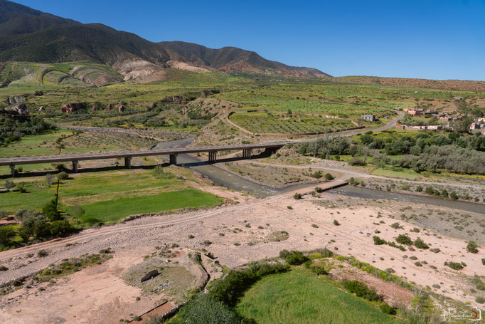 RAID BUGGY AU MAROC, une aventure de dingue au cœur de l'atlas. JOUR 2, Villages berbères, panoramas et lac de Lalla Takerkoust. missaventure, blog road trip, overland 4x4 et nature.