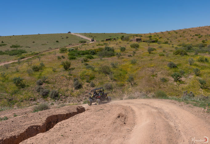 RAID BUGGY AU MAROC, une aventure de dingue au cœur de l'atlas. JOUR 1, d'Agafay aux contreforts de l'Atlas. missaventure, blog road trip, overland 4x4 et nature.
