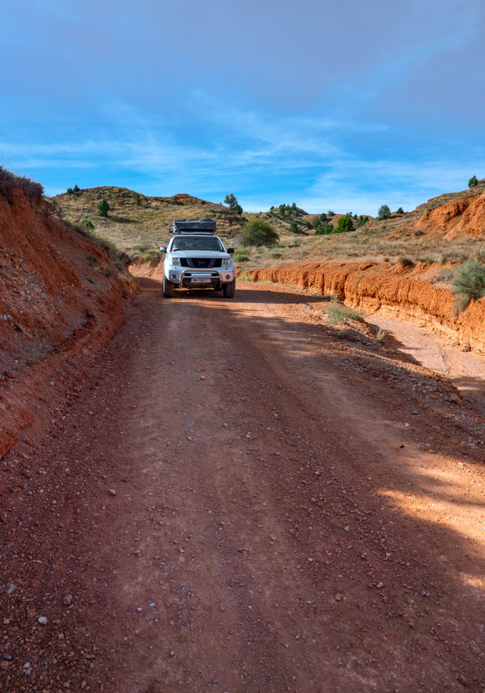 ROAD TRIP 4X4 MURCIE, ESPAGNE. piste 4x4 dans le canyon rouge de Teruel. Itinéraire, budget infos & aventures.