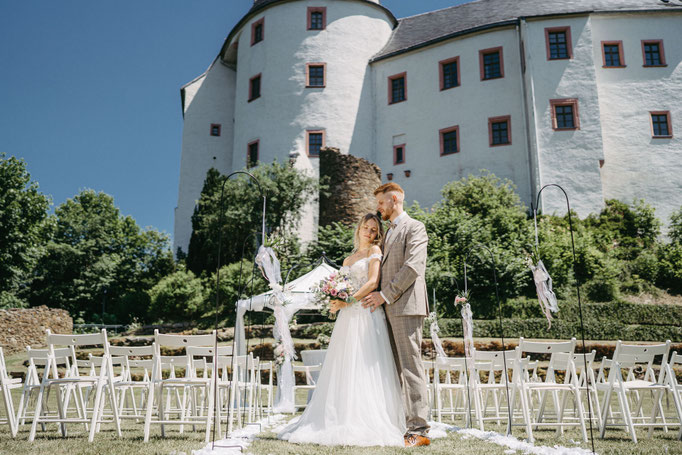 Erste Hochzeit auf Burg Scharfenstein im Freien, standesamtliche Trauung, Burg Scharfenstein, Standesamt Drebach