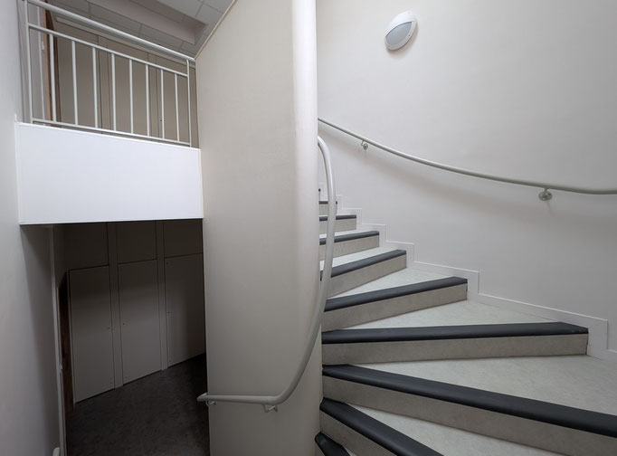 CMC Métallerie Avranches(50)-Main courante acier thermolaqué Cage d'escalier 