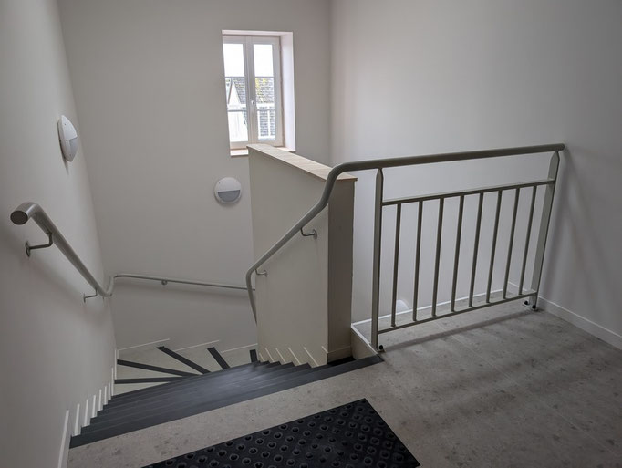 CMC Métallerie Avranches(50)-Main courante acier thermolaqué Cage d'escalier 