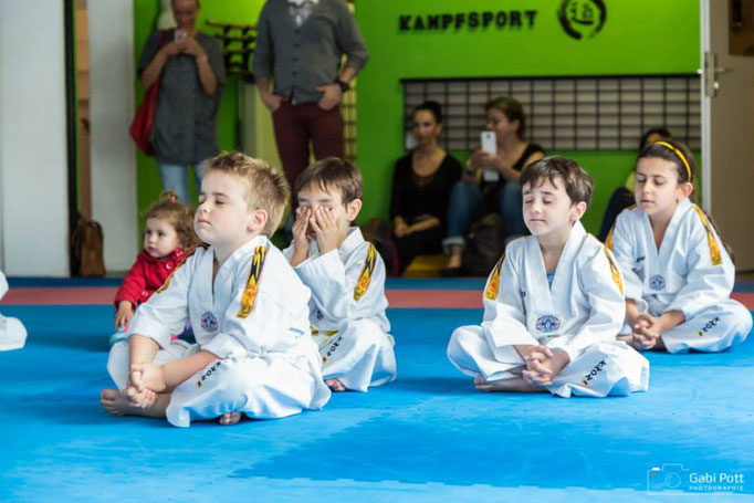 Kinder Selbstverteidigung Urla, Güzelbahçe, Türkiye İzmir Kickboks Kung-Fu ve Karate Krav Maga - Karate - Judo - Kung-Fu - Kampfkunst - Kampfsport - Mobbing - Sicherheit - Kindergarten - Grundschule - Jugendamt - Taekwondo - Aikido - Boxen - Muaythai 