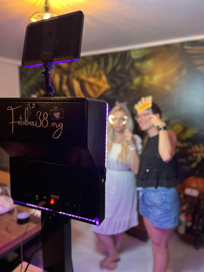 Gäste an der Fotobox38 bei einer Feier in Braunschweig
