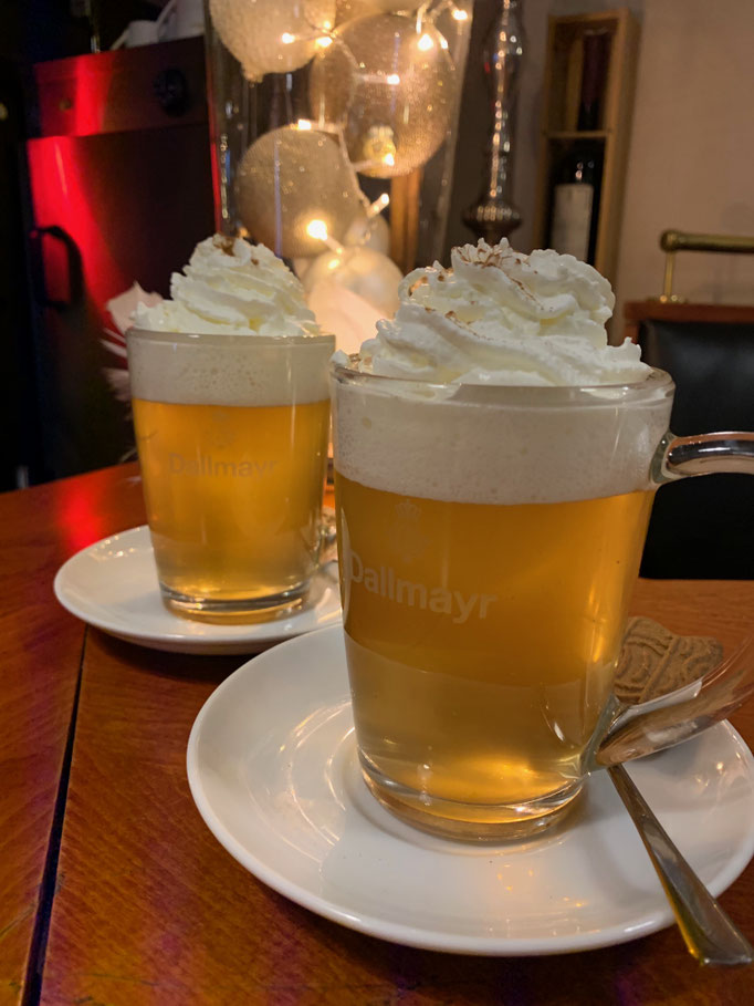 Winterlicher Apfelpunsch und Glühwein in gemütlicher Atmosphäre der Brasserie Rendezvous