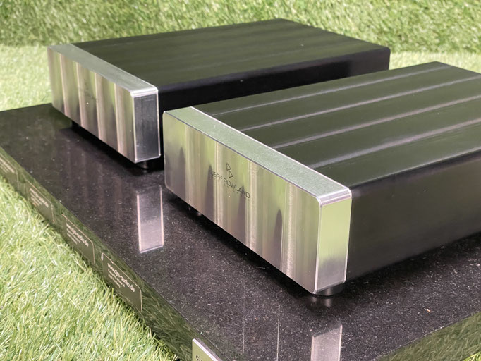 Endstufe Jeff Rowland Model 501 Mono Endstufe Detail Aluminium Frässtruktur