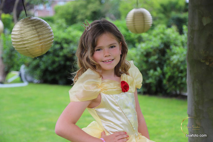 Kinderfeest fotoshoot met vriendinnen in Oosterhout – glamour party met professionele fotografie