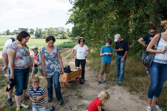 Exkursionsteilnehmer bei NSG Dreieichenbuckel ( Foto: B. Budig)