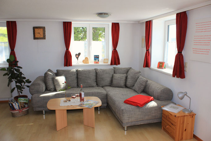 Wohnzimmer mit Schlafcouch